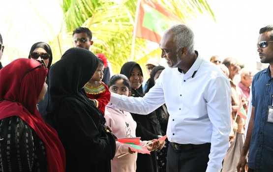 Mi dhauruga thaa atholhah gina resort thakeh gennaanan: raees muizzu