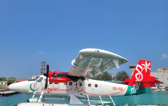 Maldivian ah gellun vaathee air ambulance in fathuruverin ufulanee 