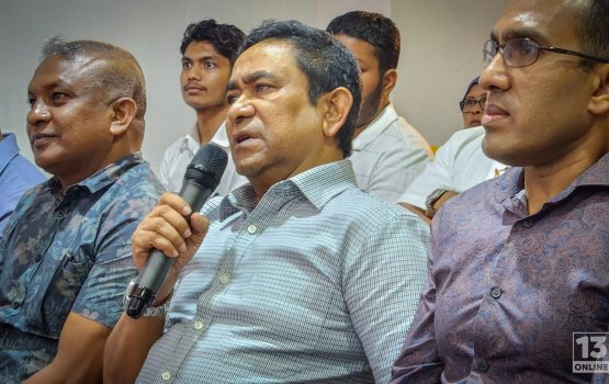 Raees Muizzu rahrashah kurevvi dhathurufulhu thah thahugeegu kureven eba jehey: Raees Yameen