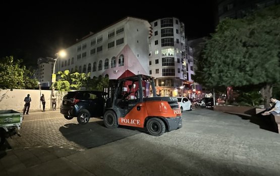 Gavaidhaa hilaafah park kuri 163 vehicle 2 dhuvas therey tow koffi