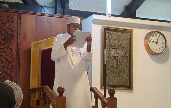 Miadhu male' ge baeh miskiythakugai imaamuve hukuru namaadhu kuree zuvaan khatheebun