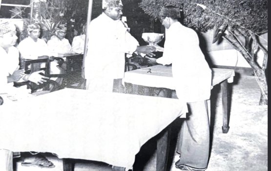 Oaters club aai nadhee thamahdhunaai Arthington Davy