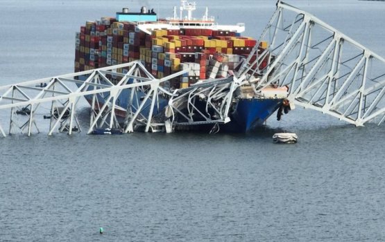 Biya boat huttun, ehee ah edhi govun dhen thanbeggai jehi bridge vettun