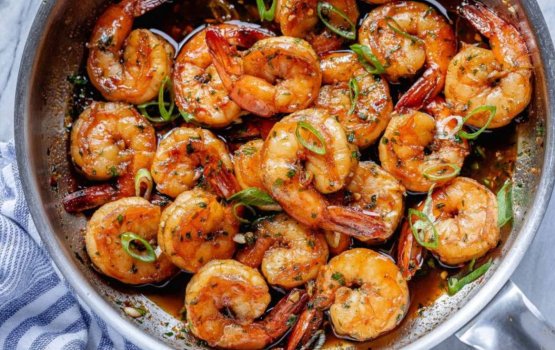 Roadha Malaafaiy: Seafood kamudhaanama Honey Garlic Shrimp
