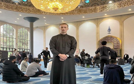 UK ge millioner Elfie Best junior islaam vun  