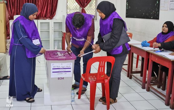 Mifaharu ge inthikhaabu gai 3 karudhaaskolhu laan jeheynee vaki 3 fottah: Elections