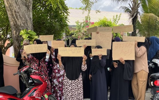 Sihuru hedhi kamuge thuhumathuga funadhoo in 60 aharuge meehaku hayyaru koffi