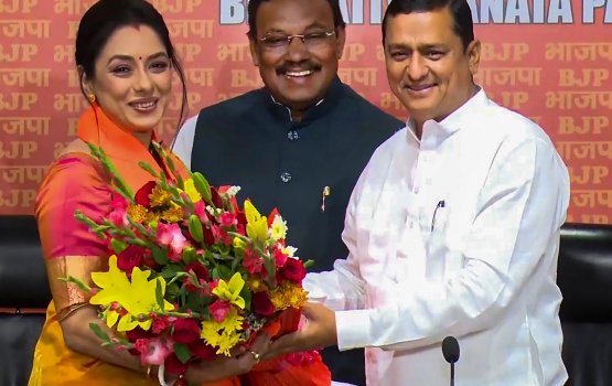 'Anupamaa' ge role in fenigen dhiya bathalaa Rupali BJP ah soi kofffi