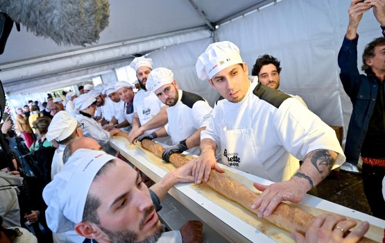 France in dhuniyeyge emme bodu bagguette hedhumuge record muguraalaifi!