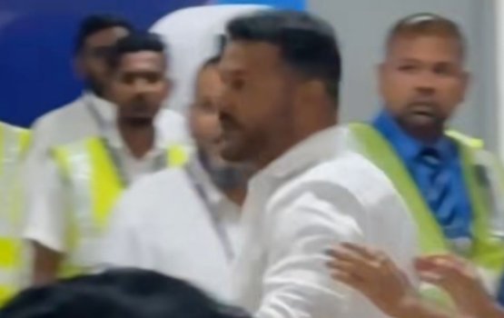 Airport gai maaraamaaree hingi meehaa court in dhookohlaifi