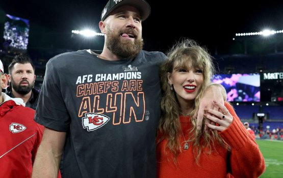 Taylor Swift ahi Travis Kelce varah avahah engage vedhaane!