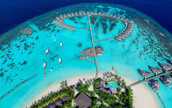 Resort ehgai gen'bunu tourist aku salaamai kuran feybi dhivessaku maruvejje