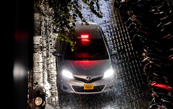 Hulhangu moosumuge baarugadhave, kuriyah oi 3 dhuvahu moosun goasvaane