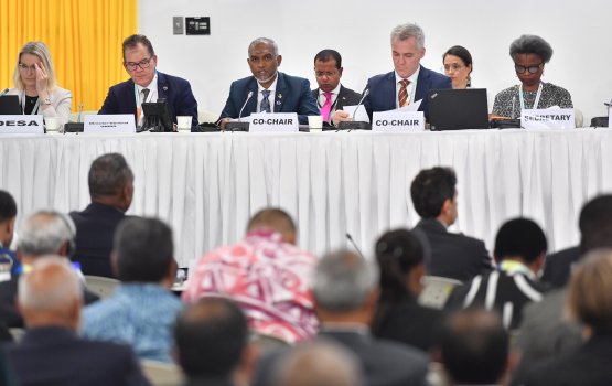 Tharaggee ah takai faseyhain maaleeeheethah libeyne goiy fahivaan jehey: Raees