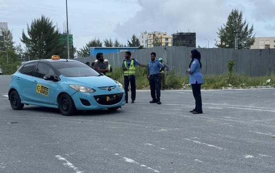 License nei meehaku dhuvvi car akun jehi anhenakah aniyaa vejje