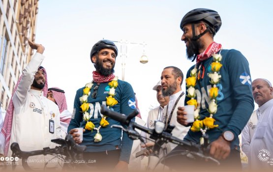 Scotland in bicycle gai Hajj ah, 2 mahun 3,635 mile ah dhathuru kuri