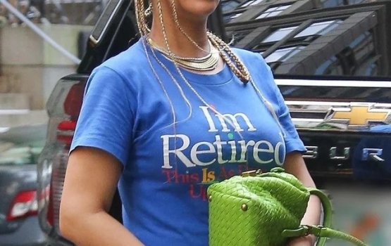Rihannage T-shirt gai fannunah message eh?