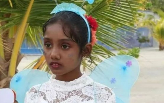 Fiyoaree in gellunu kujjaa fenunee falhu geyehge thereyn, faruva dhenee