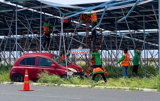 Car eh control nuve gos highway ga huri solar panel thakuga jehijje