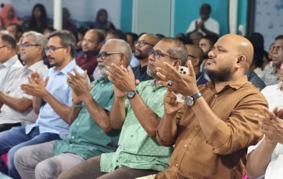 Sarukaaru ge kankan bossun lai, PNC ge memberun thakeh Muizzu aa dhekolhah nukunnanee