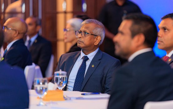 Governor vaki kuran raees ah lafaadheyn majleehun faaskoffi