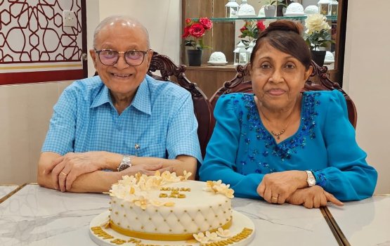 Haalu rangalhu ve , Nasreena geyah badhalu koffi