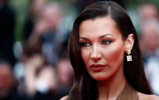 Palestine ah thaaeedhu kuraathee Adidas in Bella Hadid ge ehbasvun uvaalaifi