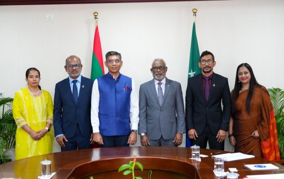 India Safeeru Majlis Raees aa bahdhalu kuravvaifi