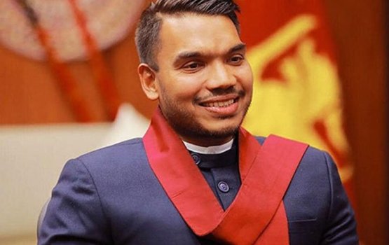 Lanka ge kureege Raees Rajapaksa ge dharikalun Namal  riyaasee race ah