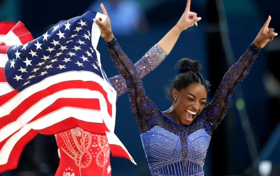 Simone Biles dhen beynun vanee mamma akah vaan!