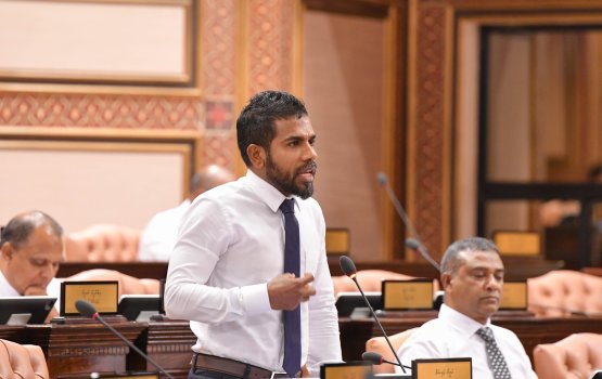 India fathuruveringe market halaaku kolli Deputy Ministarun thibee bodu musaara dheefa