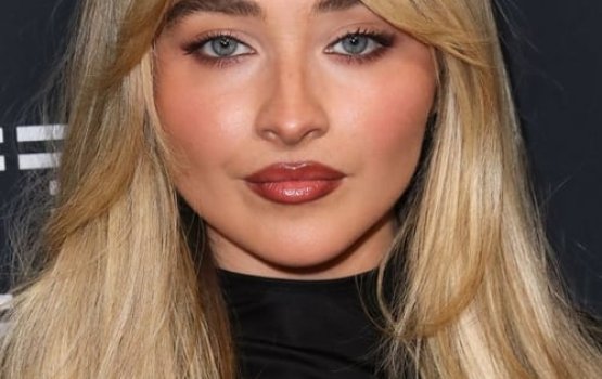 Sabrina Carpenter ge aa album release koffi 