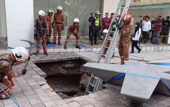 Malaysia ge magehgai hingaafai dhiya meehaku kulliakah sinkhole akah vetti gellijje