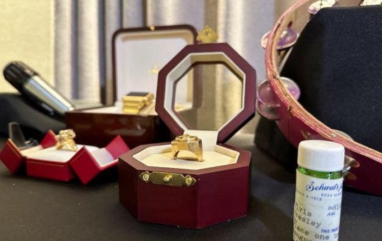 Elvis Presley ge gahanaa tha neelamugai vikkaalanee!