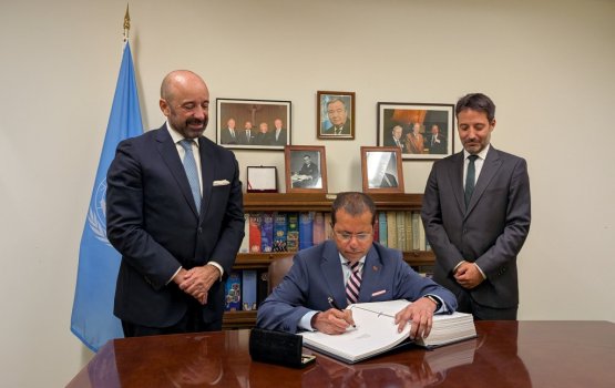 Maakanduge dhirunthah himaayai kurumaa gulhey muaahadhaagai Raajje in soikoffi