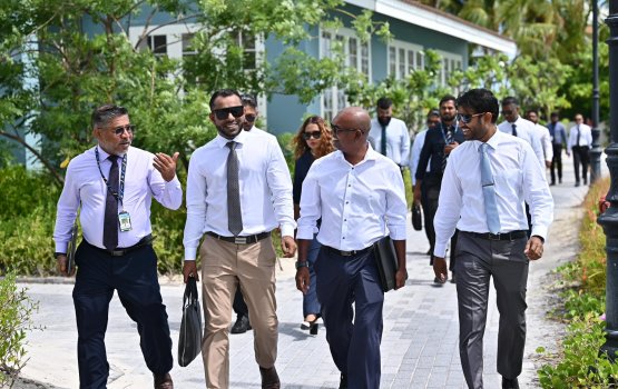 Touristun ai adhadhu ithuruvi iru Dollarun libunu aamdhanee ithureh nuvi 