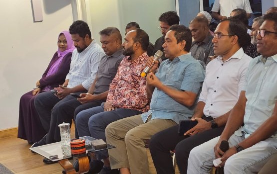 Raees Muizzu Acc ah nufoozu foaruvaa kamah Yameen thuhumath kuravvaifi