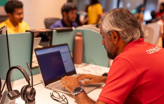 Ooredoo ge customerun ge dhuvas faahaga koh ceo digital care team aa gulhijje