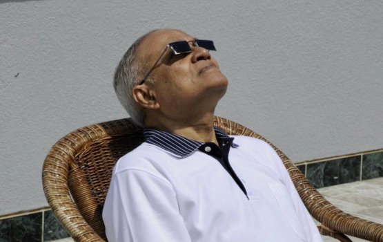 Mi Aharu ge emme bodu adhi emme aligadha fullmoon mirey fennaane: Maumoon 