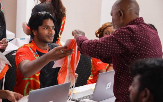 Dhiraagu road race ge bib adhi race kit nagaifintha?