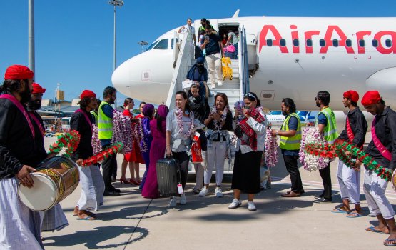 Air Arabia in Sharjah aai VIA aa dhemedhu seedhaa dhathuruthah fashaifi
