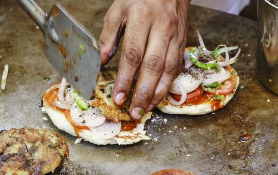 India gai kulhu jahaigen kaa ehchehi thayaaru kuraa meehunnah bodu adhabu dhenee