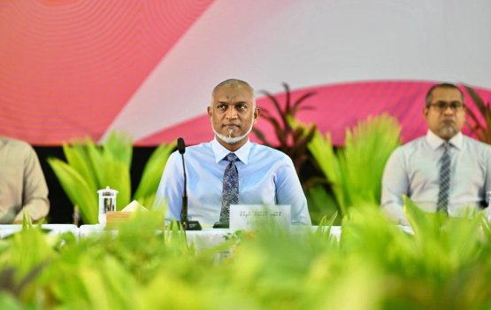 17 Aharah vure gina dhuvas vee 2 muvazzafaku sababeh nethi raees office in vakikoffi