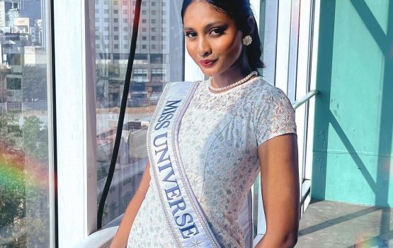 Miss Universe balaala Mexico ah dhiyumah Saina 2 meehakah ticket dhenee