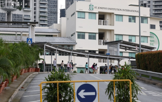 Accident gai maruvees school dhathurehgai ais ulhunu grade 9 ge dharivareh