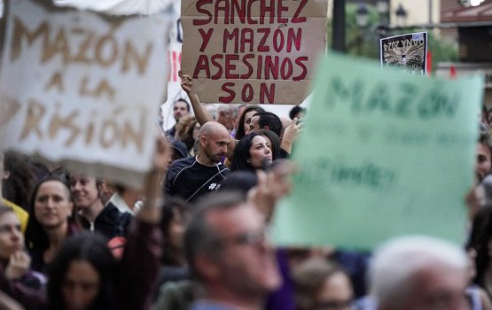 Valencia gai fen bodu vi massalaigai 100,000 ah vureh gina meehun muzaaharaa koffi