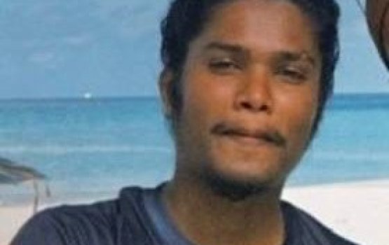 Maakurathu zuvaanaku gelligen hoadhanee