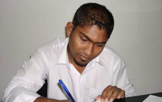 Furathama dhivehi firihen narus ge lagabu  Ahmed hoadhee emmen hairaan kollaafai