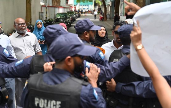 Muzaahara thereah siyaasee magaamugathi thibi bayaku vadhe hamanujehun hingaifi