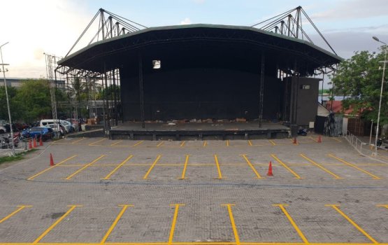 Carnival stage thalhaalaa aa stage eh alhanee